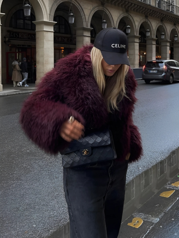 Victoria Burgunderrote Kunstpelzjacke